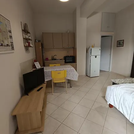 Cozy In The Center Of Aighion Achaia - Ground Floor - ισόγειο στουντιο Apartamento Egio